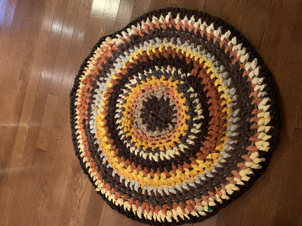 Amish Knot Rug Recovering Hands